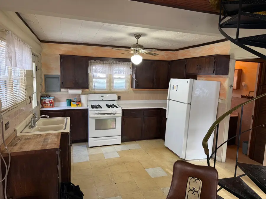 7716 Big Pine Ln, Burlington, WI 53105 - Image #2