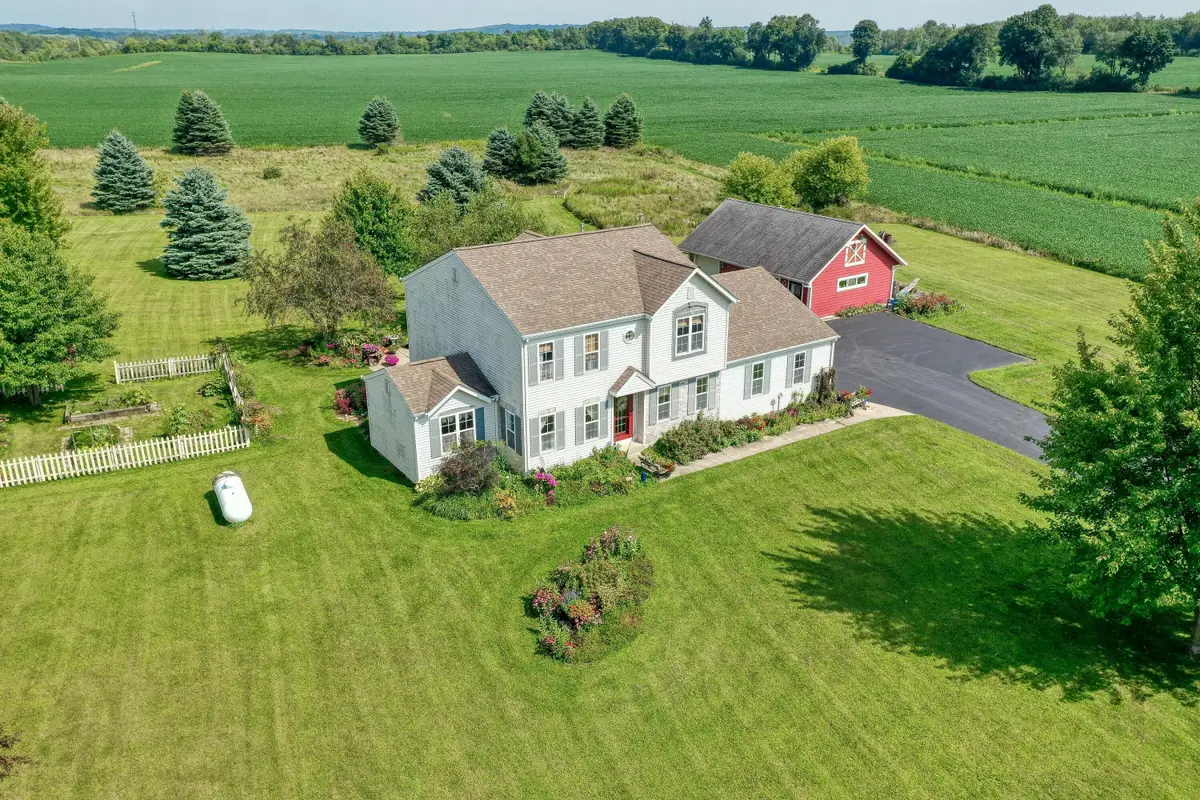 W334N7700 Stone Bank Rd, Merton Town, WI 53066 - Image #1