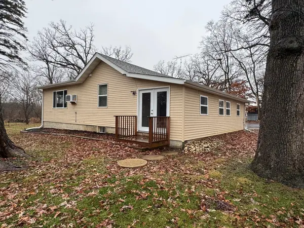 1123 River Dr, Lyons, WI 53105