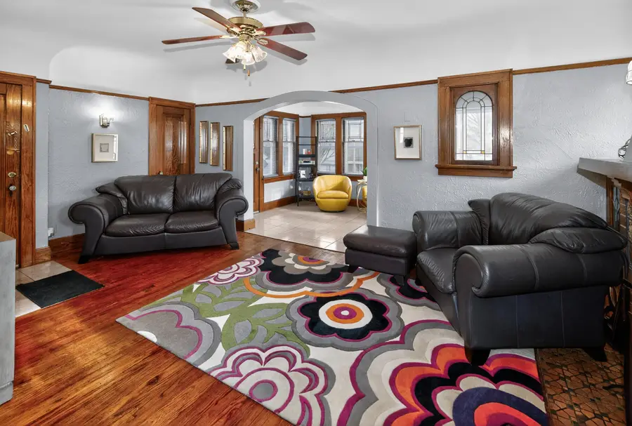 4255 N 24th Pl, Milwaukee, WI 53209 - Image #2