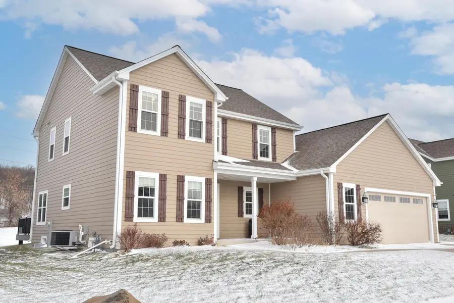 N66W23662 Hillview Rd, Sussex, WI 53089 - Image #2