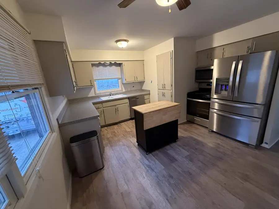 2831 E Carpenter Ave, Cudahy, WI 53110 - Image #2