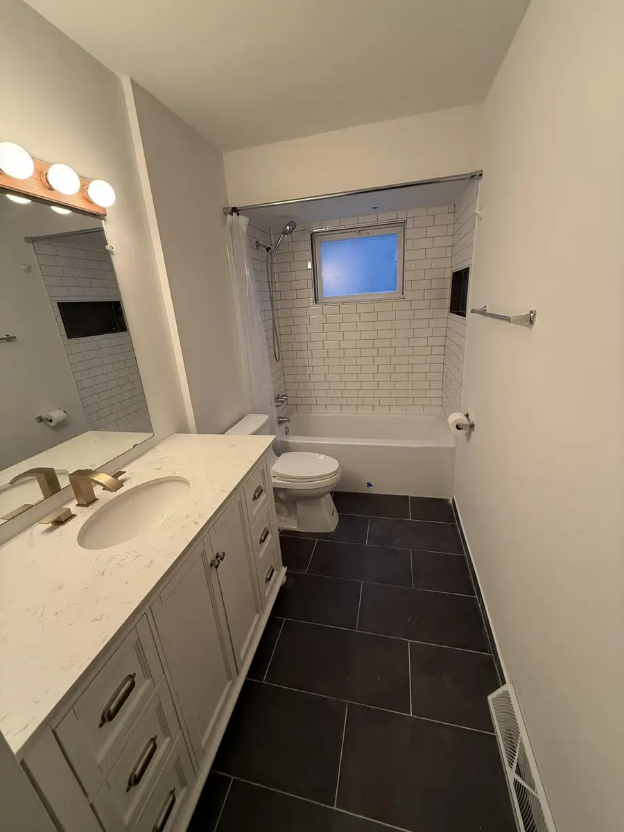 2831 E Carpenter Ave, Cudahy, WI 53110 - Image #3