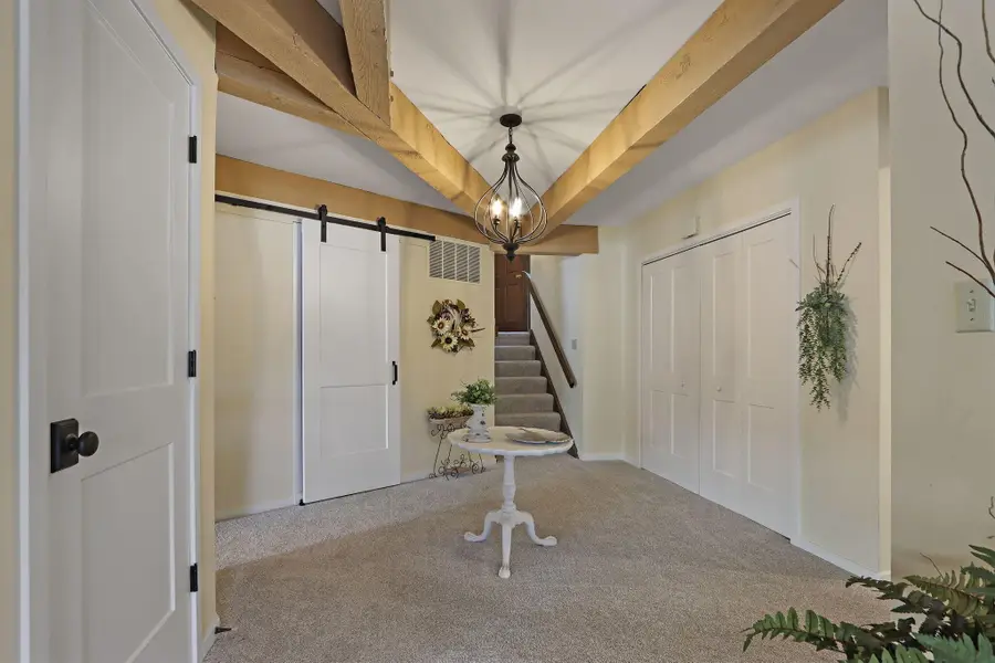 880 Windsor Dr, Fontana, WI 53125 - Image #3