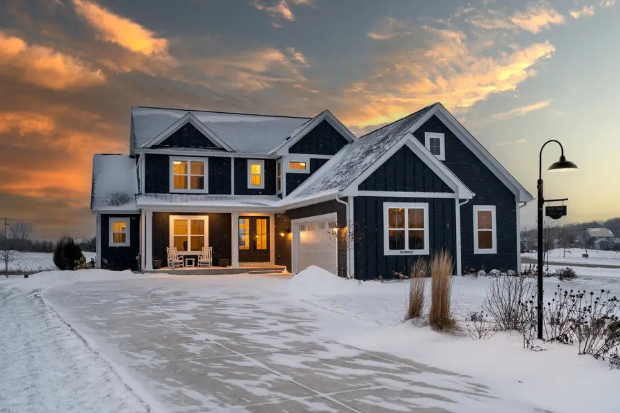 W274N6937 Pintail Ct, Lisbon, WI 53089 - Image #2