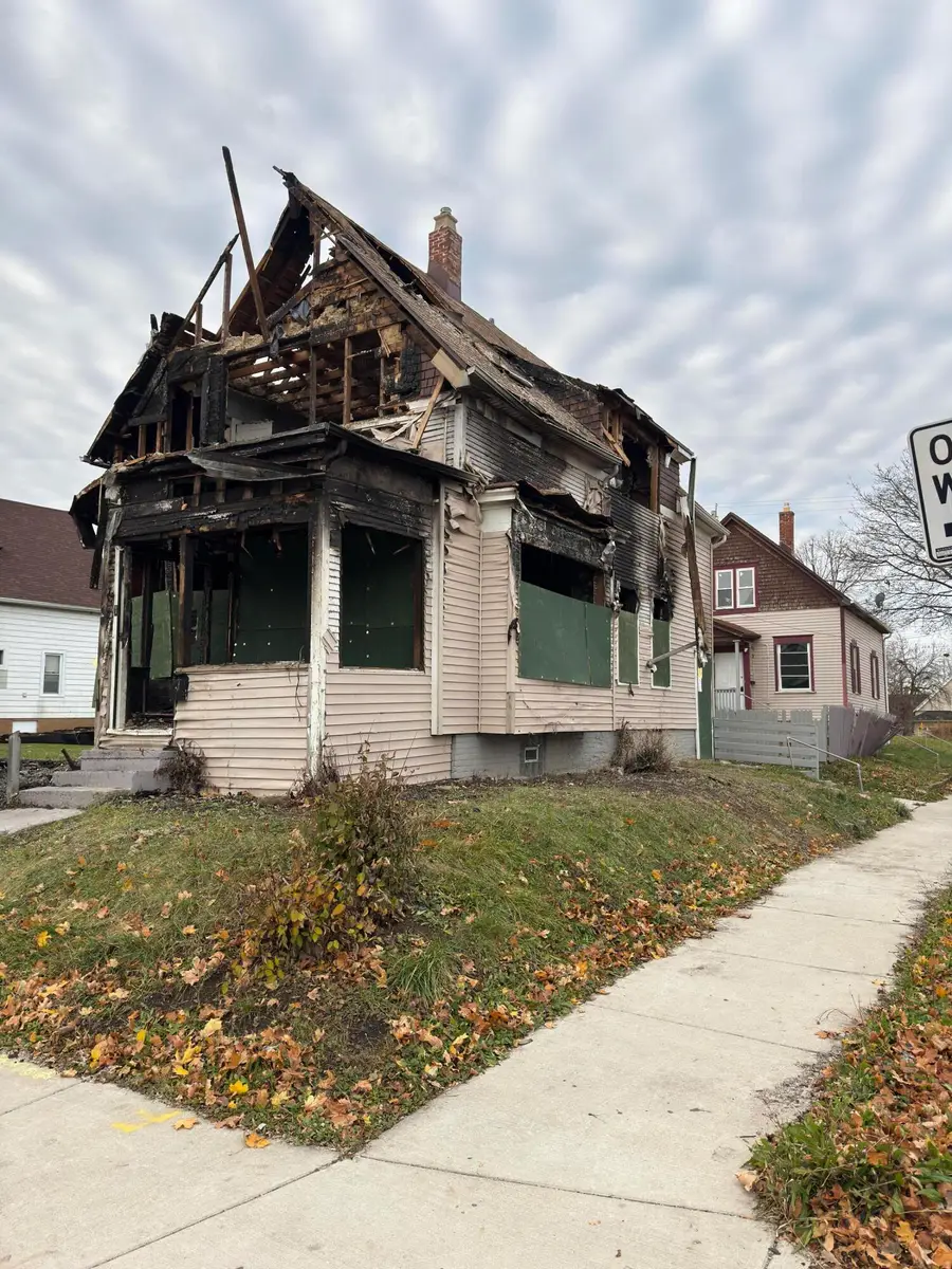 3279 N 21st St, Milwaukee, WI 53206 - Image #2