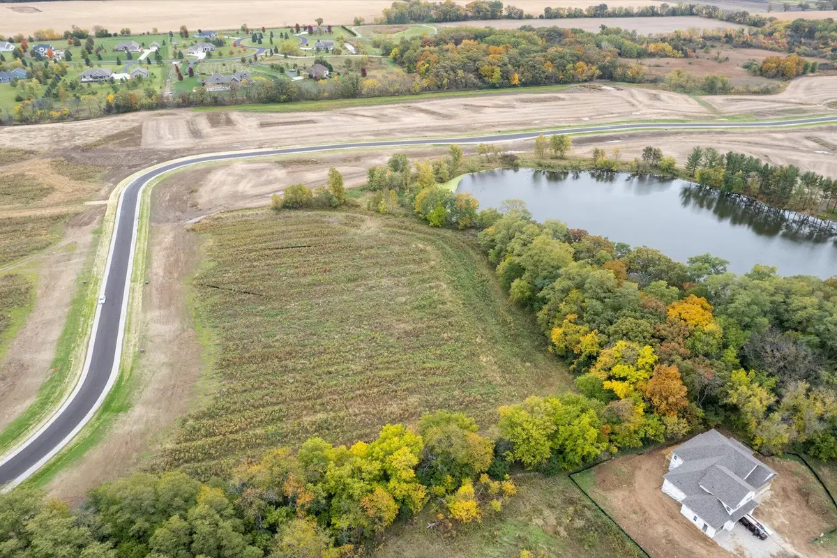 895 Beere Ln, Rochester, WI 53105 - Image #1