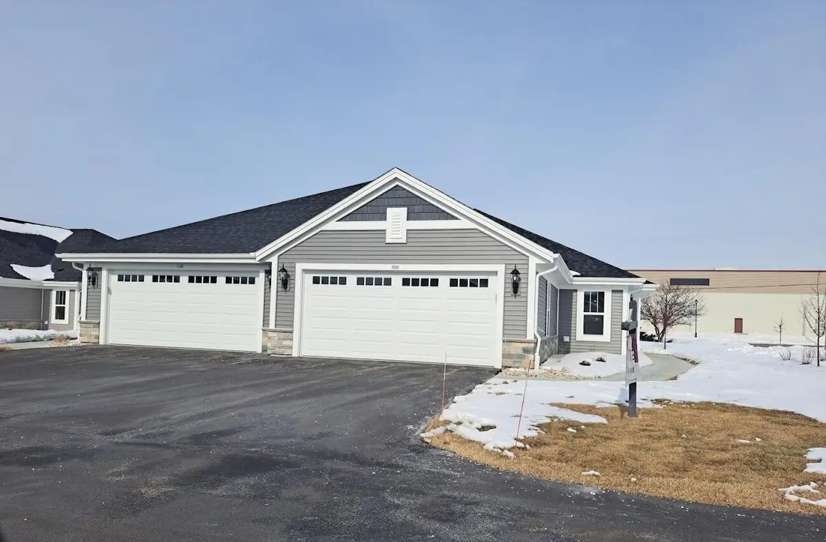 500 Hunter Oaks Blvd, Watertown, WI 53094 - #1