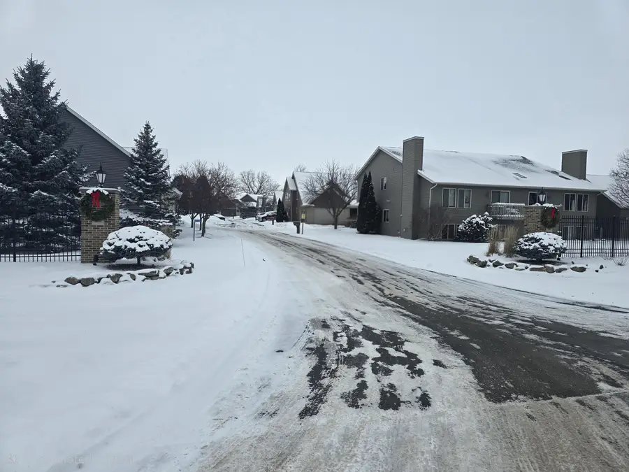 W5340 Martin Ln, Fond Du Lac, WI 54935 - Image #2