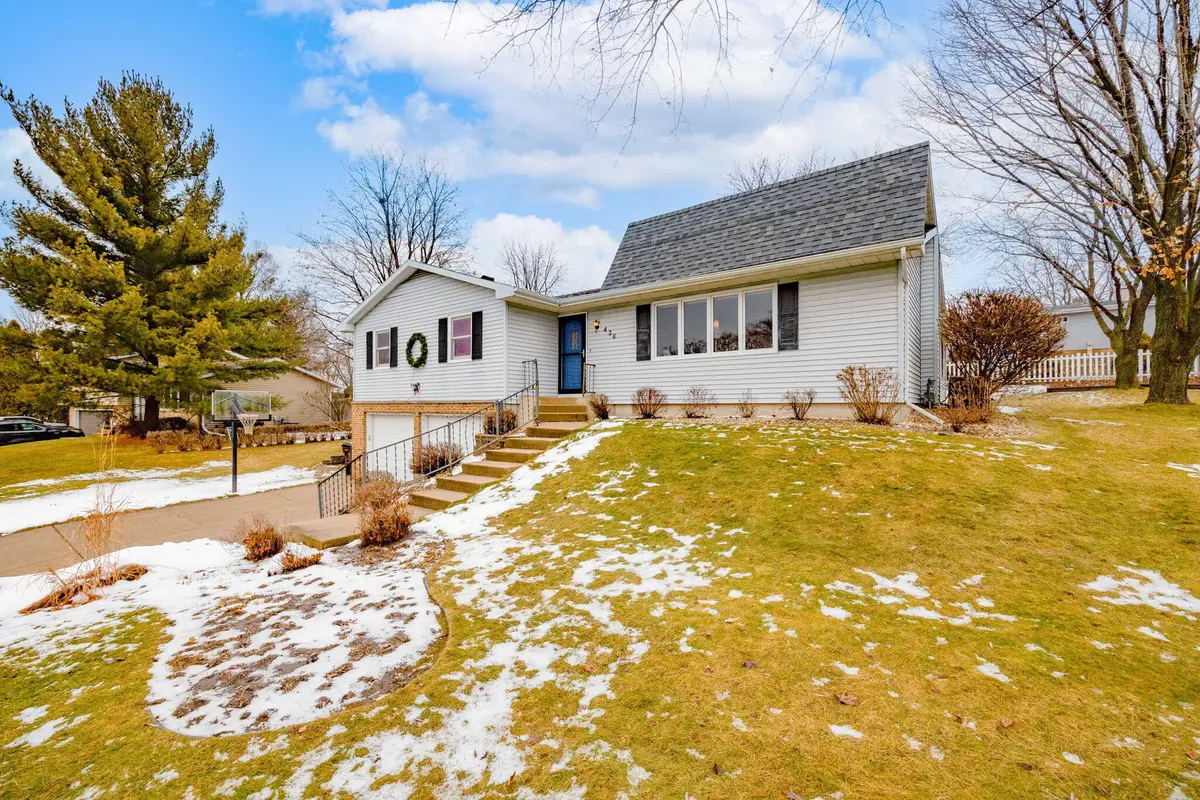 436 Raintree Dr, Fort Atkinson, WI 53538 - Image #1