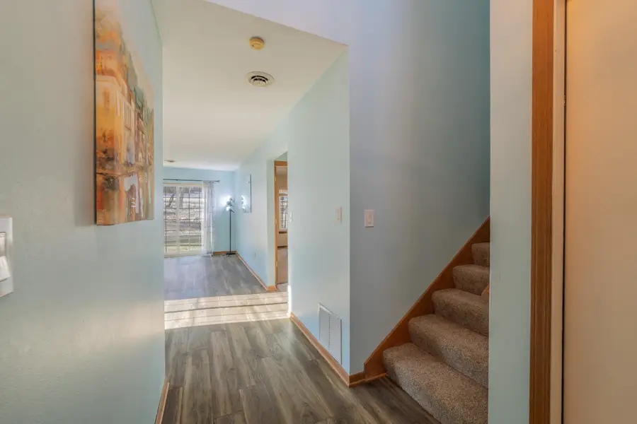 18775 Brookfield Lake Dr, Brookfield, WI 53045 - Image #2