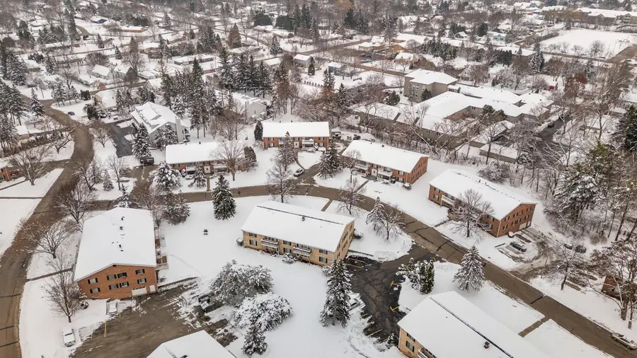 139 Heidel Rd, Thiensville, WI 53092 - Image #2