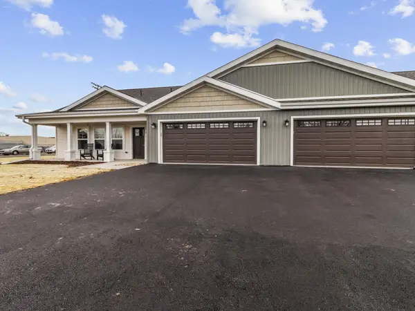 1601 Wildlife Dr, Kewaskum, WI 53040