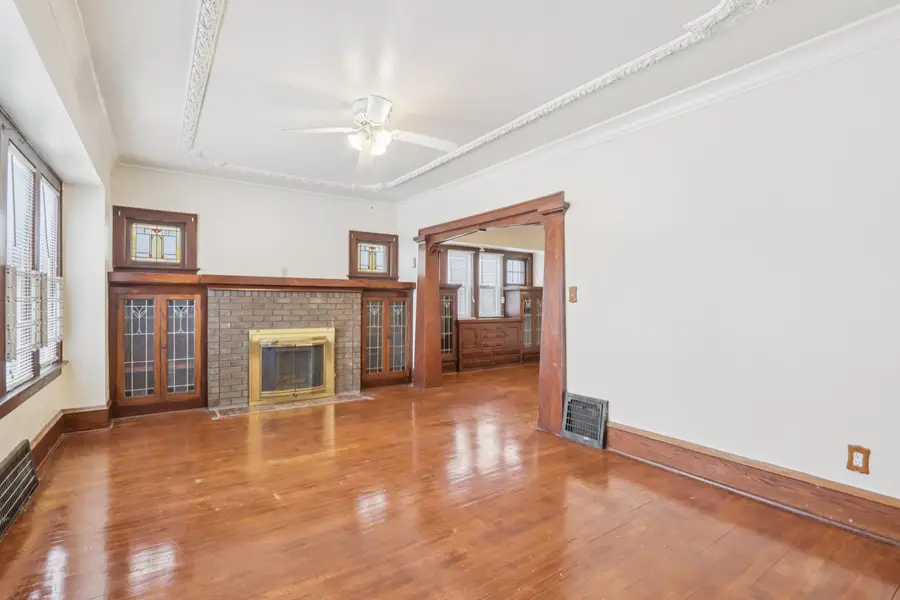 4027 N 24th Pl, Milwaukee, WI 53209 - Image #2