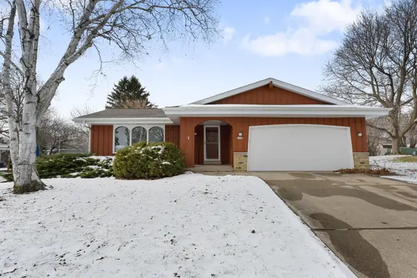 7701 S Pine Ave, Oak Creek, WI 53154