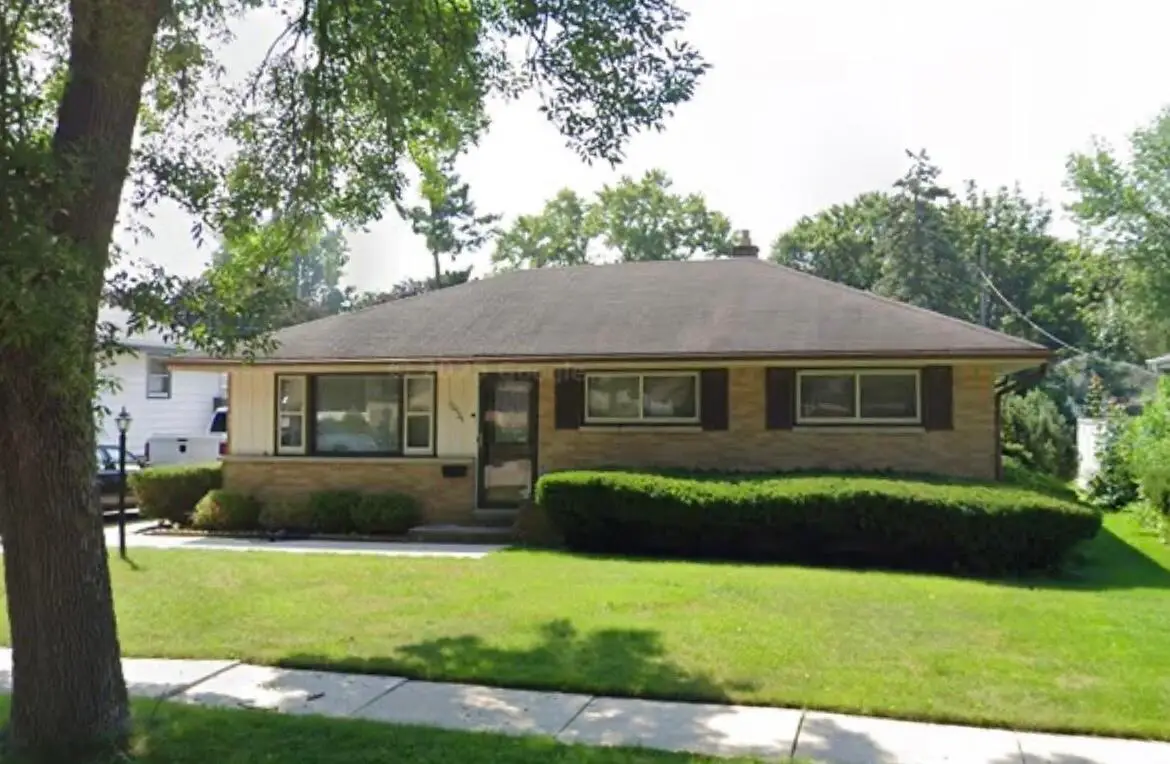 10525 W Rae Ave, Milwaukee, WI 53225 - Image #1