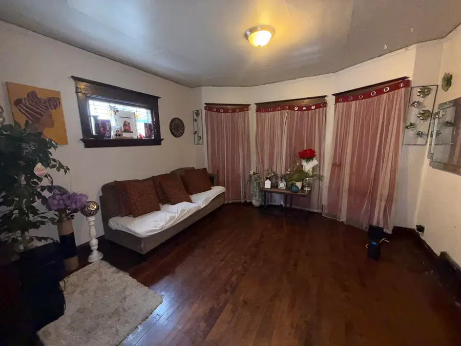 2210 W Keefe Ave, Milwaukee, WI 53206 - Image #2