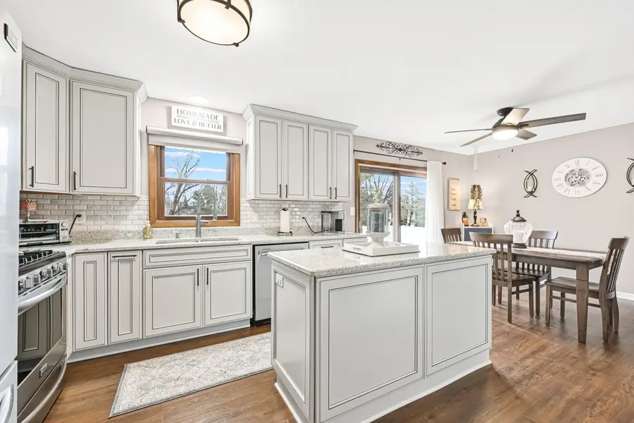 25924 Bennington Dr, Wind Lake, WI 53185 - Image #2