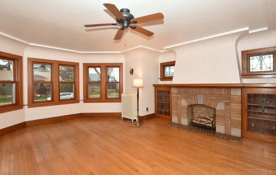 3777 S Ahmedi Ave, Saint Francis, WI 53235 - Image #3