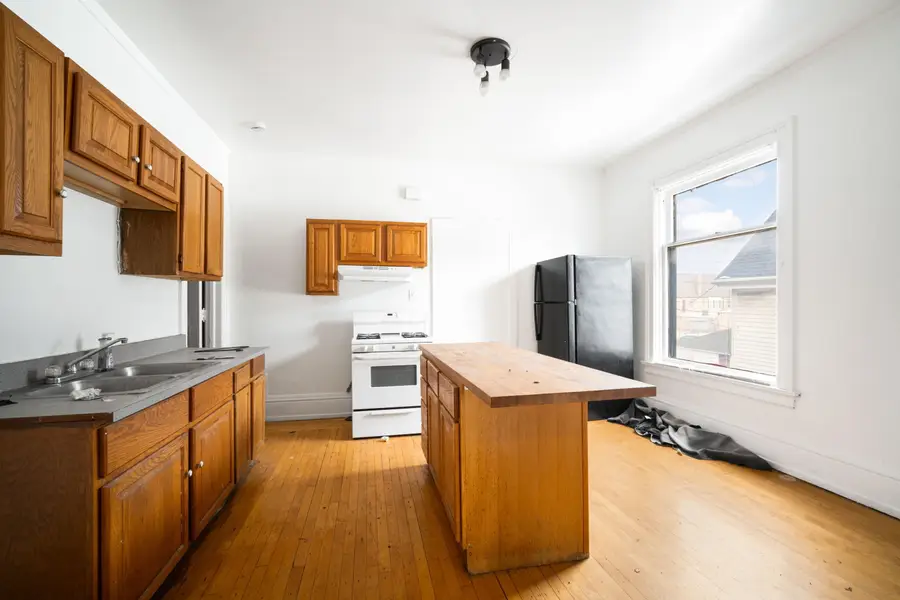 1636 W Mineral St, Milwaukee, WI 53204 - Image #3