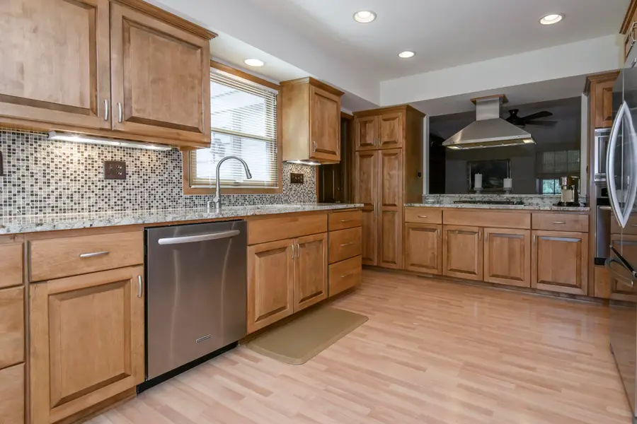 18865 Tanala Dr, Brookfield, WI 53045 - Image #2