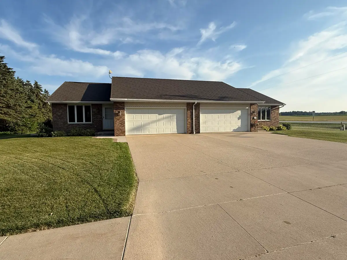 114 E Samz Rd, Mishicot, WI 54228 - Image #1