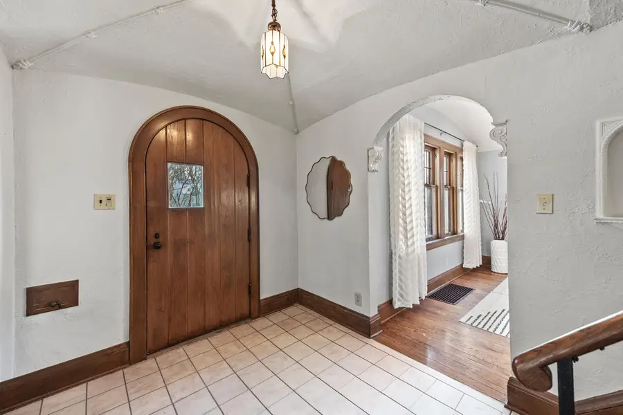 740 E Lexington Blvd, Whitefish Bay, WI 53217 - Image #3