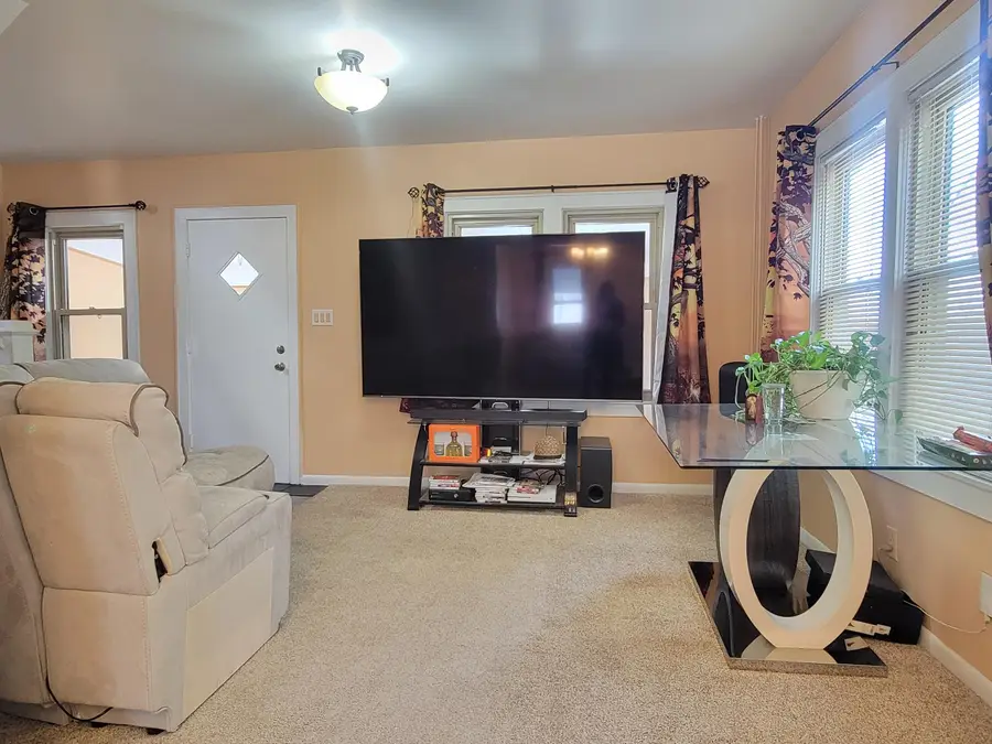 2135 S 74th St, West Allis, WI 53219 - Image #3