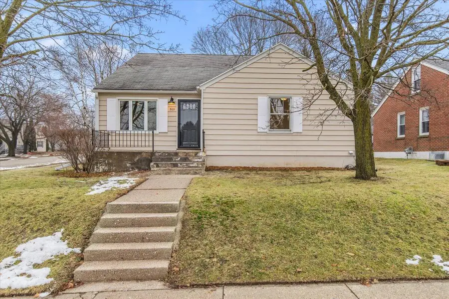 305 S Silverbrook Dr, West Bend, WI 53095 - Image #2