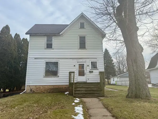 252 S Walnut St, Mayville, WI 53050