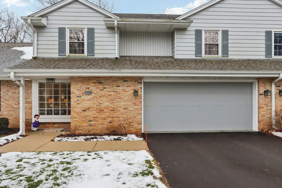18985 Wilderness Ct, Brookfield, WI 53045 - Image #1