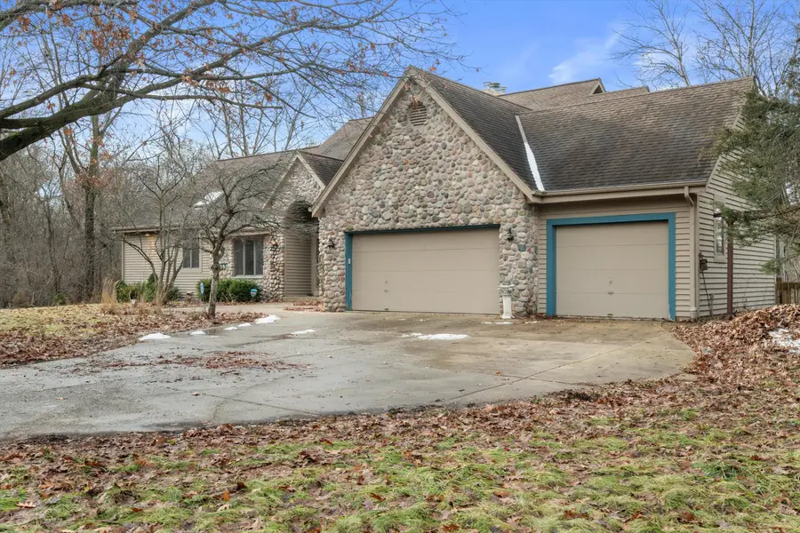 1249 N Lost Woods Rd, Summit, WI 53066 - Image #3