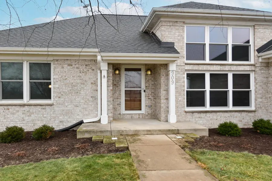 909 S Beaumont Ave, Dover, WI 53139 - Image #2