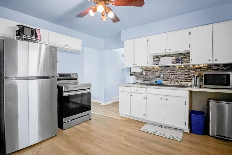 8250 W Acacia St, Milwaukee, WI 53223 - Image #3