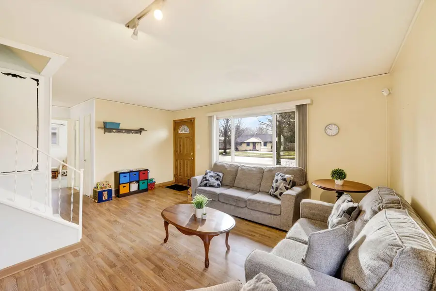 604 Renson Rd, Hartland, WI 53029 - Image #3