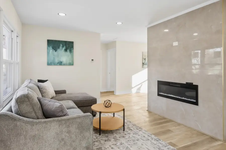 2939 W Carmen Ave, Milwaukee, WI 53209 - Image #3