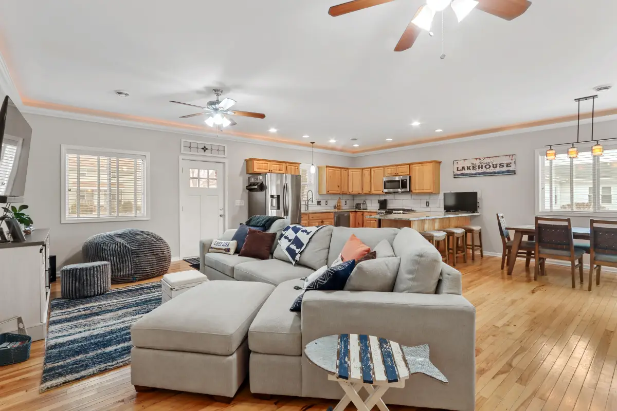 163 Fontana Ave, Fontana, WI 53125 - Image #1