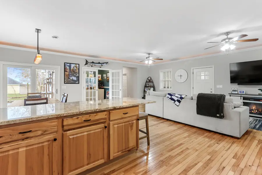 163 Fontana Ave, Fontana, WI 53125 - Image #2