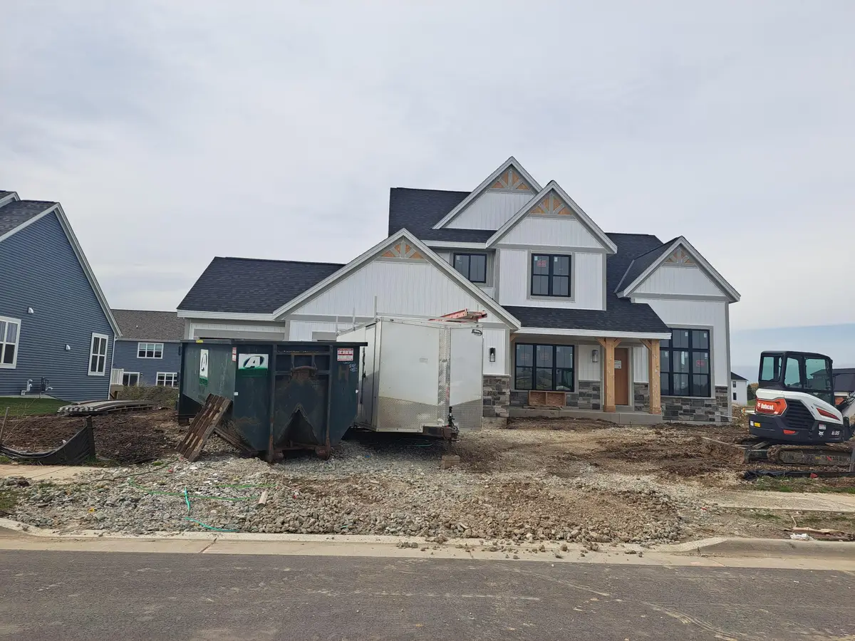 1750 Whalen Dr, Oconomowoc, WI 53066 - #1