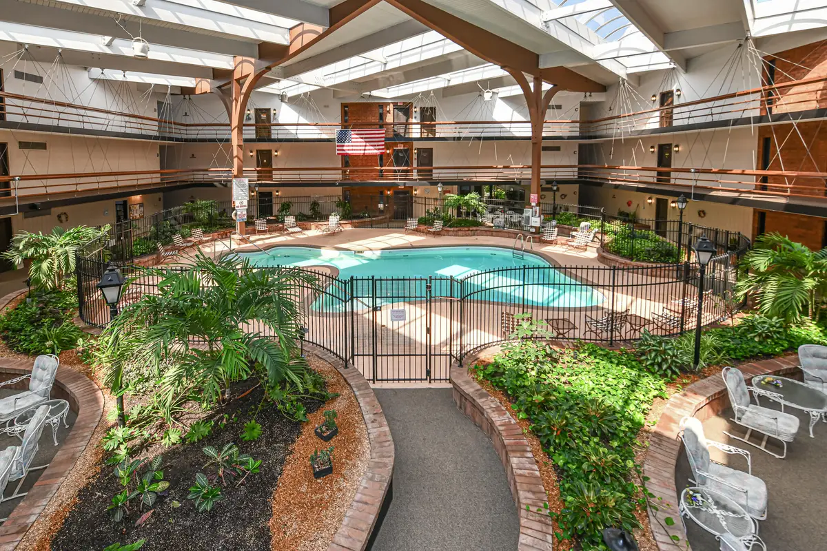 4215 N 100th St, Milwaukee, WI 53222 - Image #1