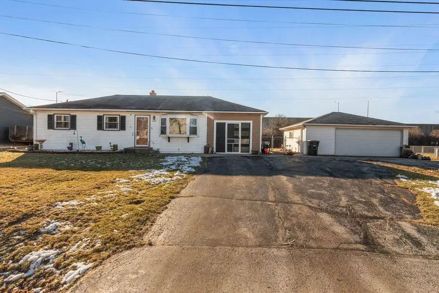 8527 W Allerton Ave, Greenfield, WI 53228 - Image #2