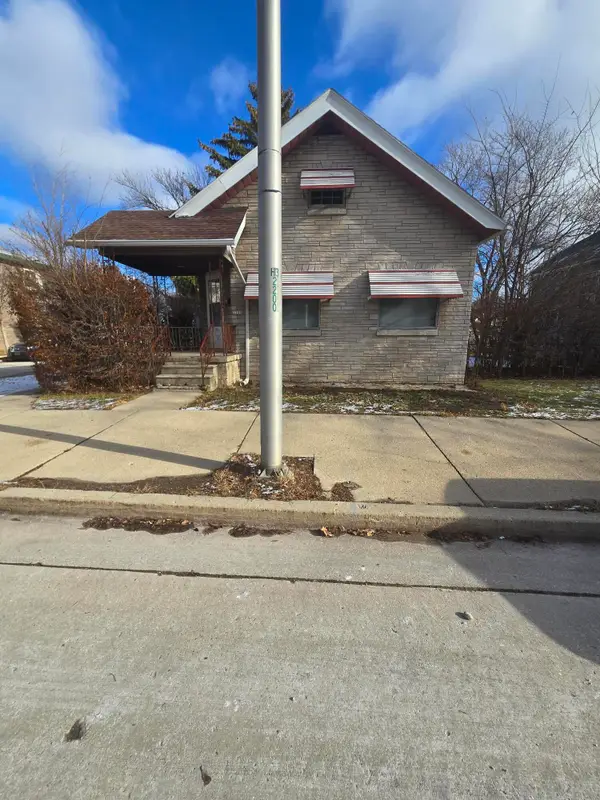 2200 S 84th St, West Allis, WI 53227
