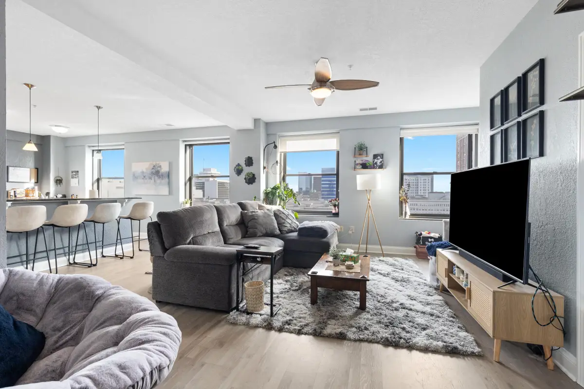 606 W Wisconsin Ave, Milwaukee, WI 53203 - Image #1