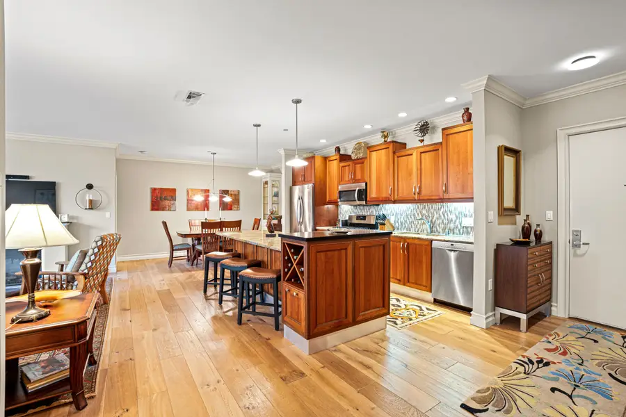 1522 N Prospect Ave, Milwaukee, WI 53202 - Image #2