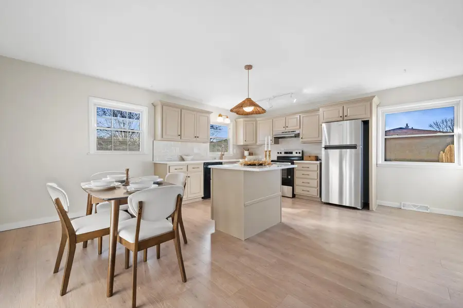 8530 W Holt Ave, Milwaukee, WI 53227 - Image #2