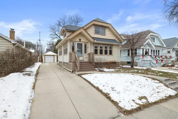 2507 N 70th St, Wauwatosa, WI 53213