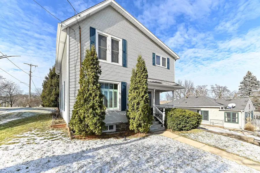 417 James St, Burlington, WI 53105 - Image #2