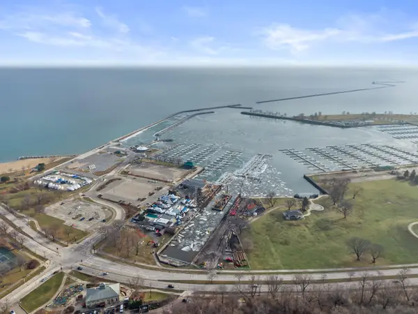 1920 N Farwell Ave, Milwaukee, WI 53202