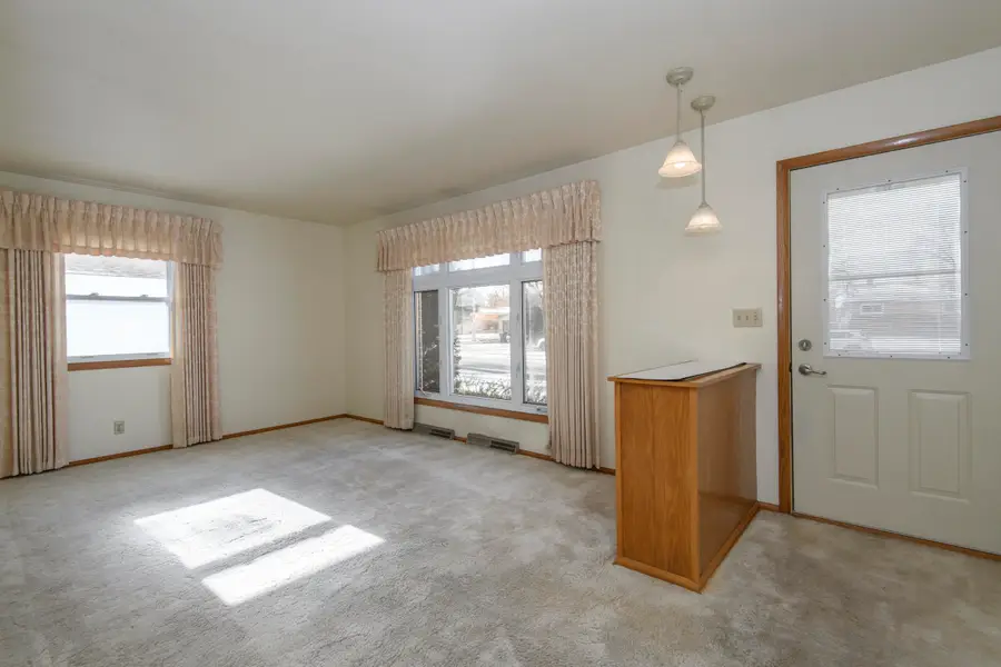5034 S 20th St, Milwaukee, WI 53221 - Image #3