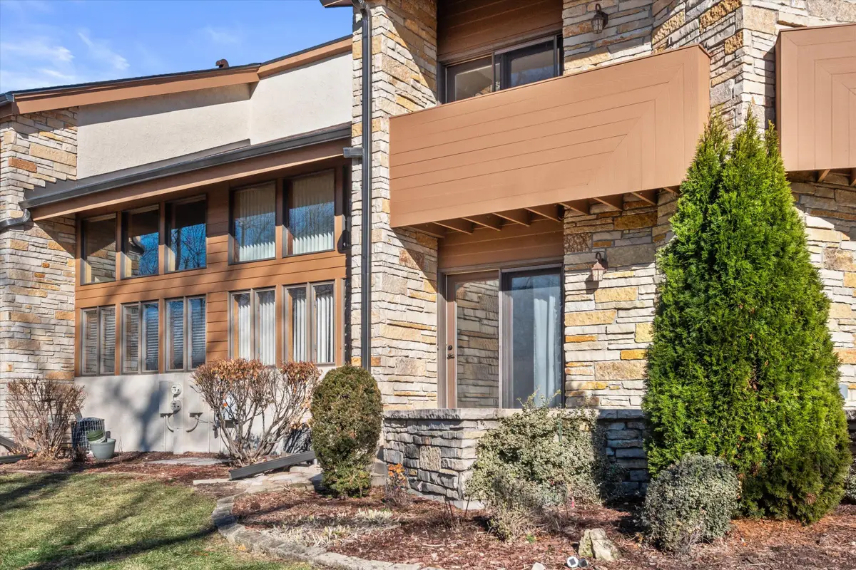 N89W16327 Main St, Menomonee Falls, WI 53051 - Image #1